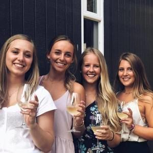 Meet your Posher, Sabrina